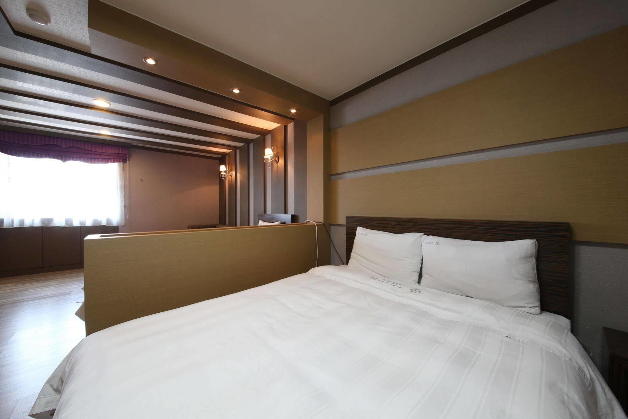 Yes Motel Gunsan Eksteriør bilde