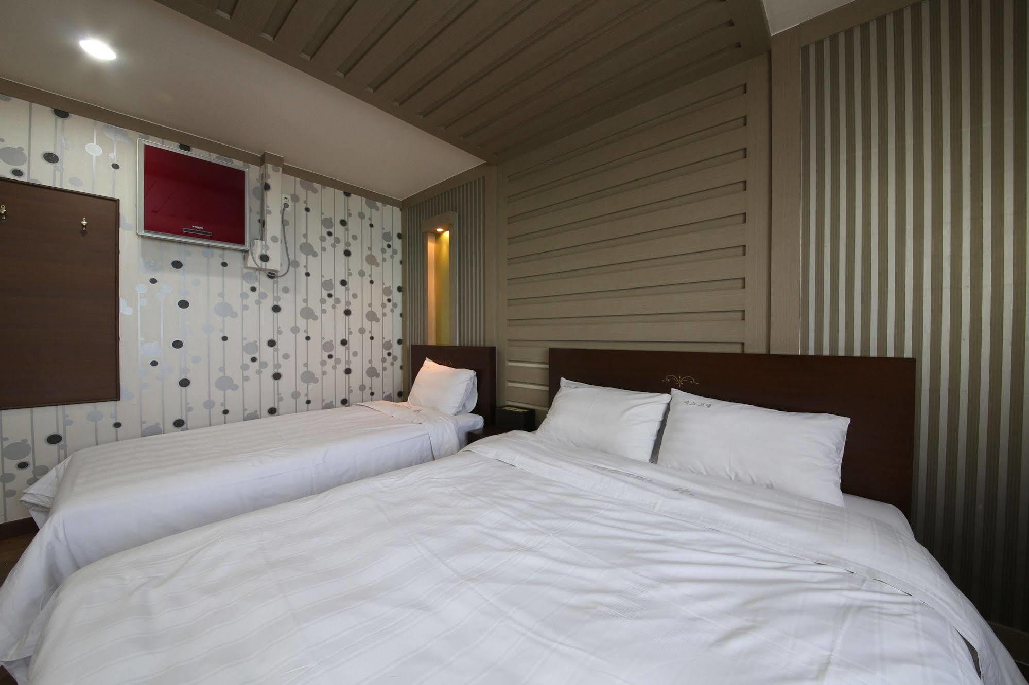 Yes Motel Gunsan Eksteriør bilde