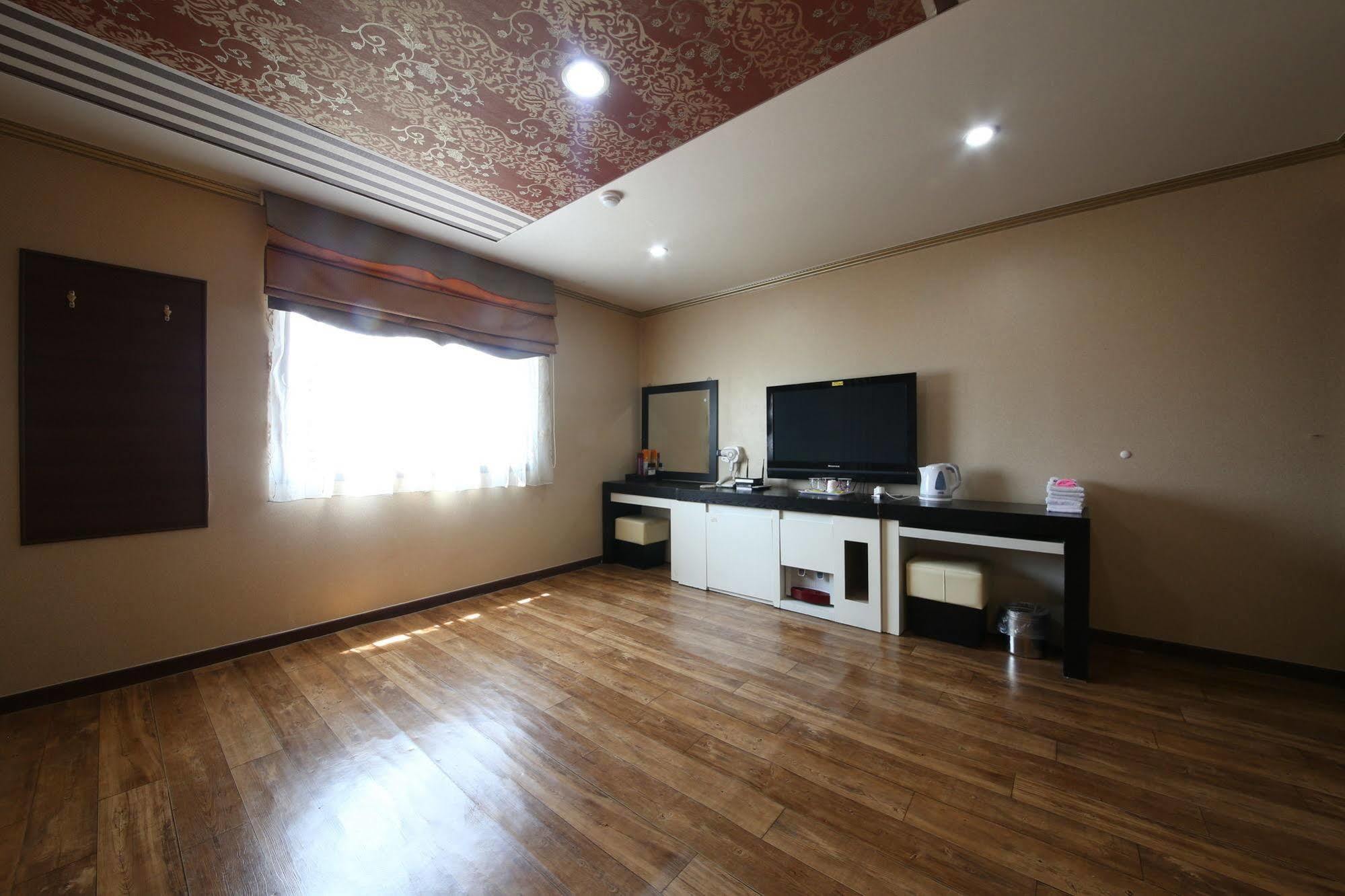 Yes Motel Gunsan Eksteriør bilde