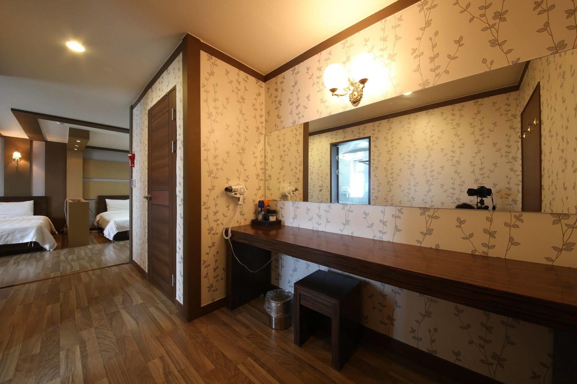 Yes Motel Gunsan Eksteriør bilde